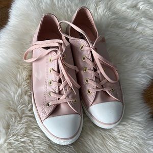 RARE! New Converse Blush Low Tops Size 8